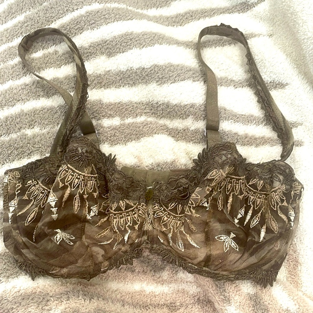 Chantelle floral lace bra | 32DD/E | Underwire bra.